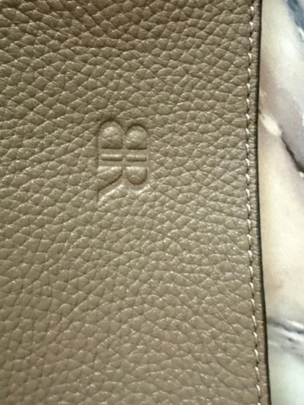 Taupe banana republic leather tote - Picture 7 of 8